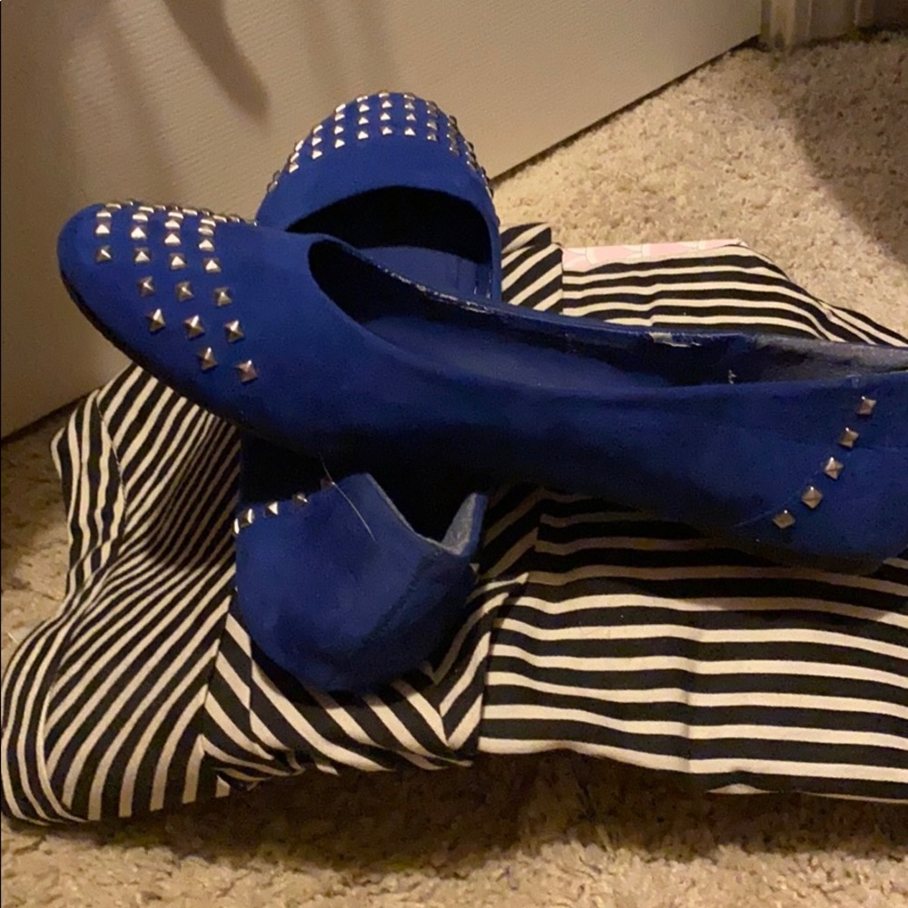 Shoes - Picture 3 of 3